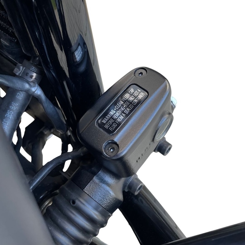Bremszylinderdeckel Schrauben - Sportster schwarz