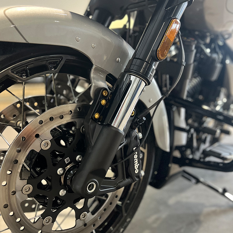 CVO Street Glide Front Fender Schraube