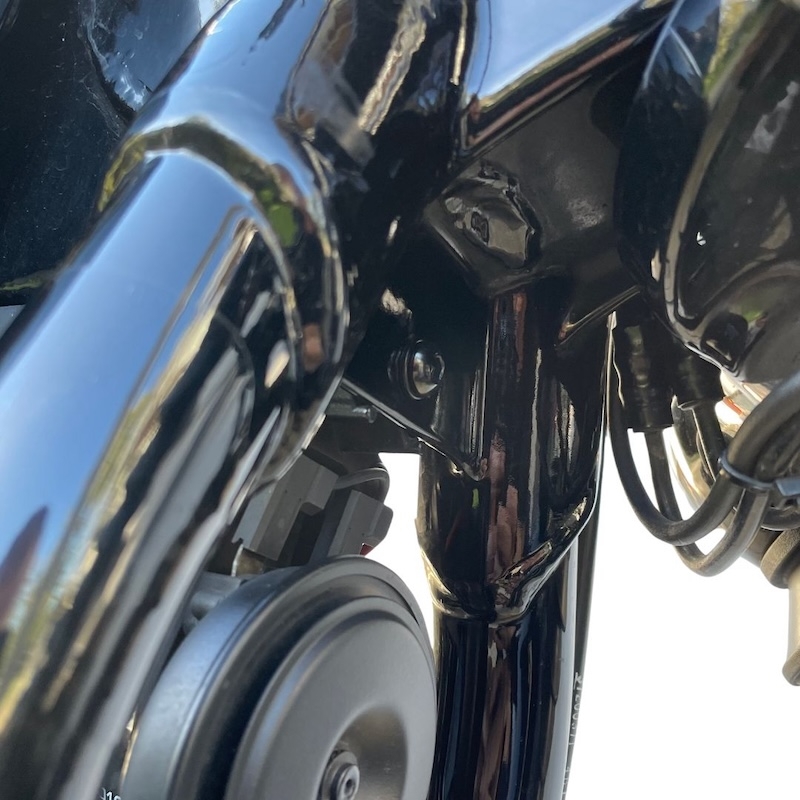 Hupen Schraube Harley Softail schwarz